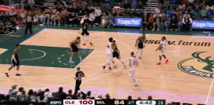 舉火燒天！阿倫順下暴力隔扣大洛 騎士轟出一波13-0打停雄鹿