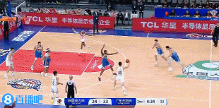 外線開炮！徐杰連中2記三分助廣東保持兩位數(shù)領(lǐng)先 莫蘭德絕妙助攻