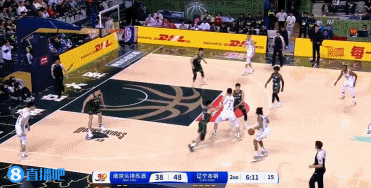 手感真滴炸裂！弗格越投越遠(yuǎn) 弧頂加長(zhǎng)三分堅(jiān)決出手空心命中！