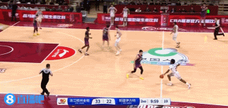 屢試不爽！李炎哲接球沖擊籃筐 連續(xù)3次內(nèi)線(xiàn)打中獨(dú)得6分