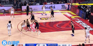 一度落后17分！利夫連中三分 同曦扳平廣東重回同一起跑線(xiàn)