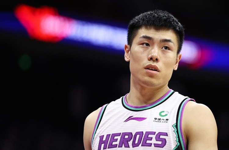 生涯之夜！劉毅13中9&5記三分拿下25分2板1助3斷