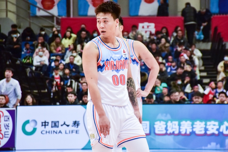 開場就手感熱！趙睿首節(jié)僅8分鐘 5中4&三分2中2拿到11分