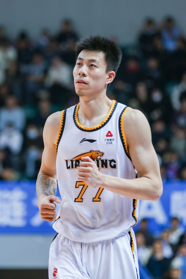 媒體人：張鎮(zhèn)麟、韓德君將因傷缺席今晚對(duì)陣北控的比賽