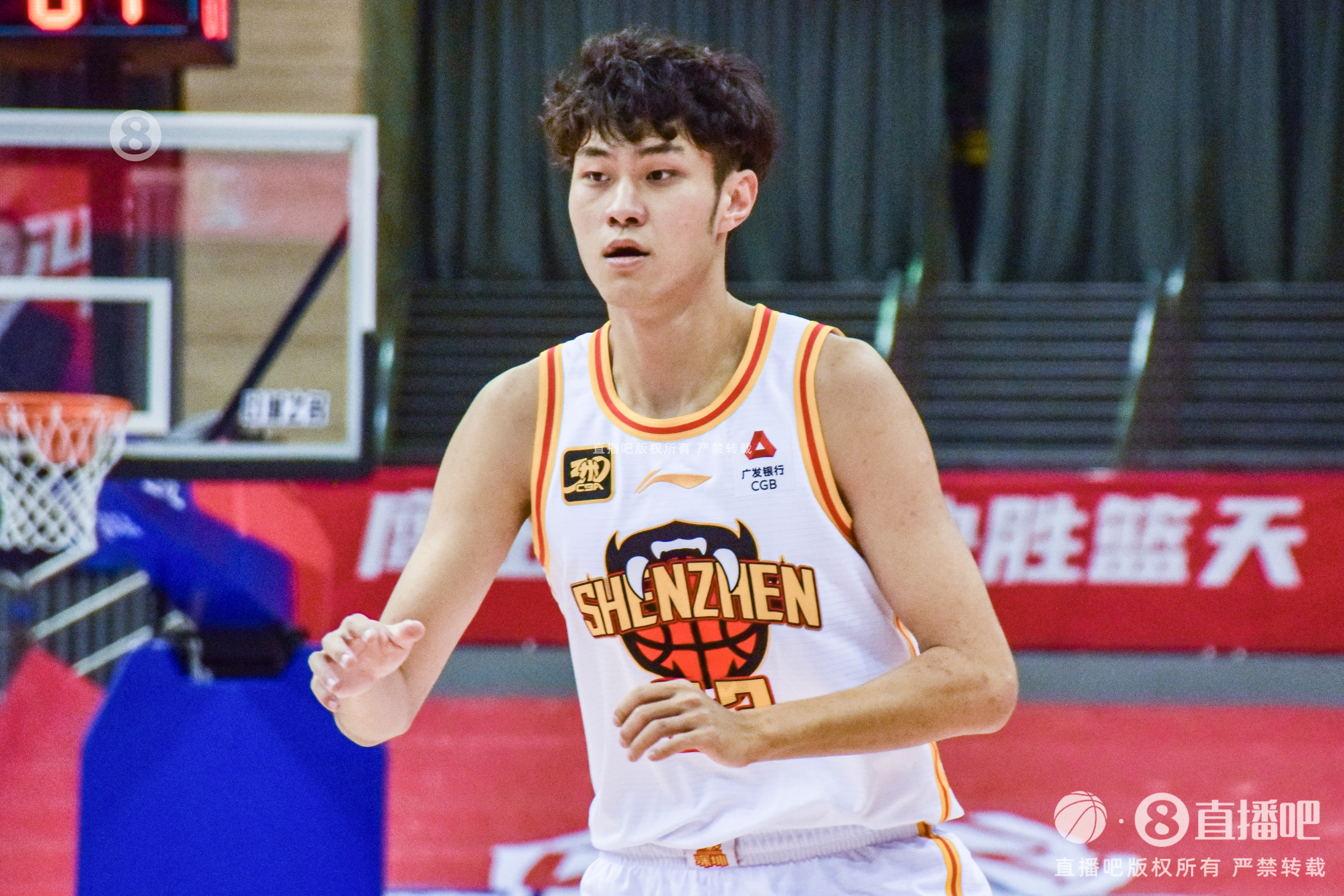 球隊(duì)主攻點(diǎn)！王浩然16中8拿到全隊(duì)最高20分外加2板4助2斷