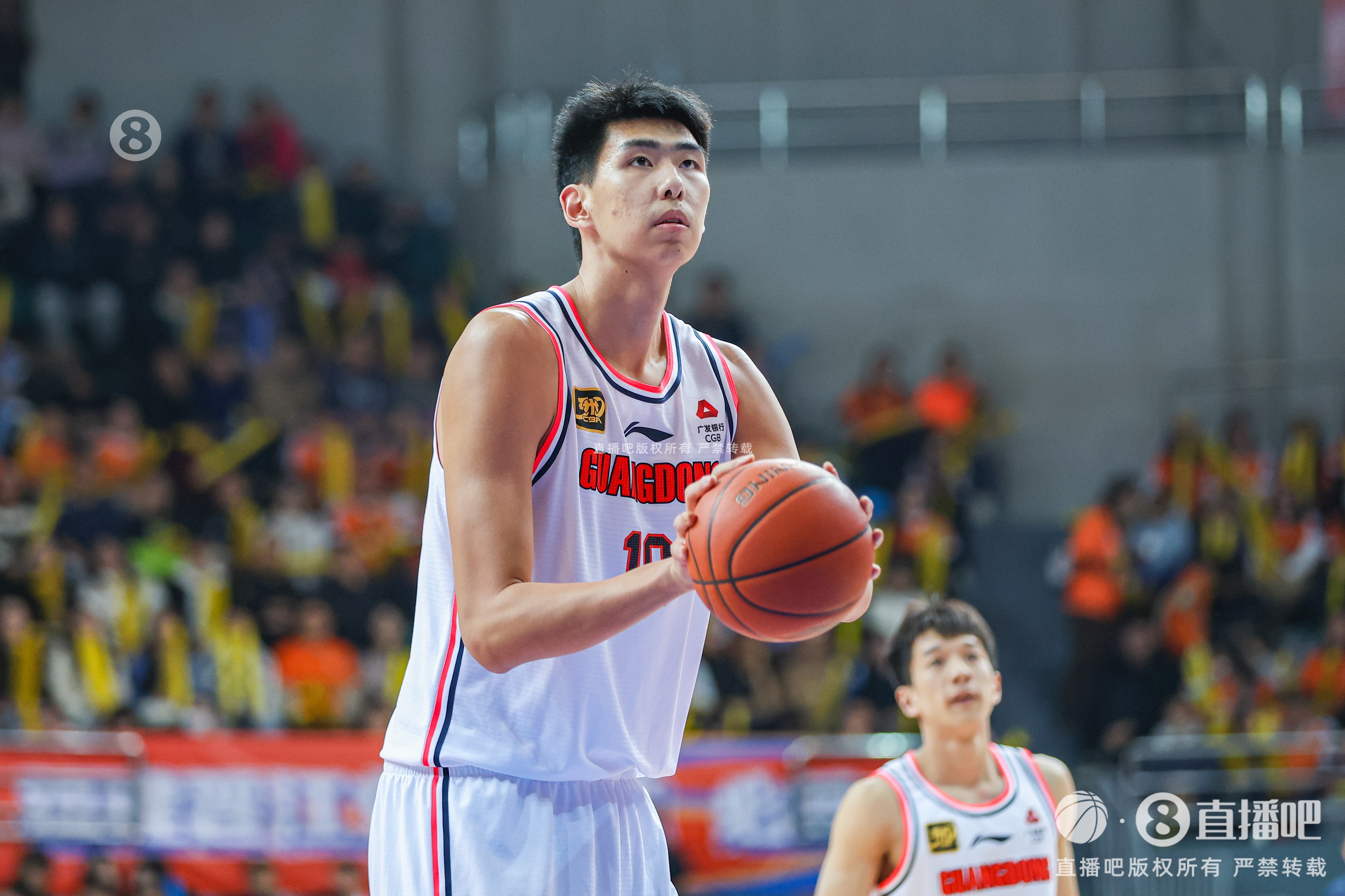 扣爽了！徐昕7中5得到15分8板 罰球7中5