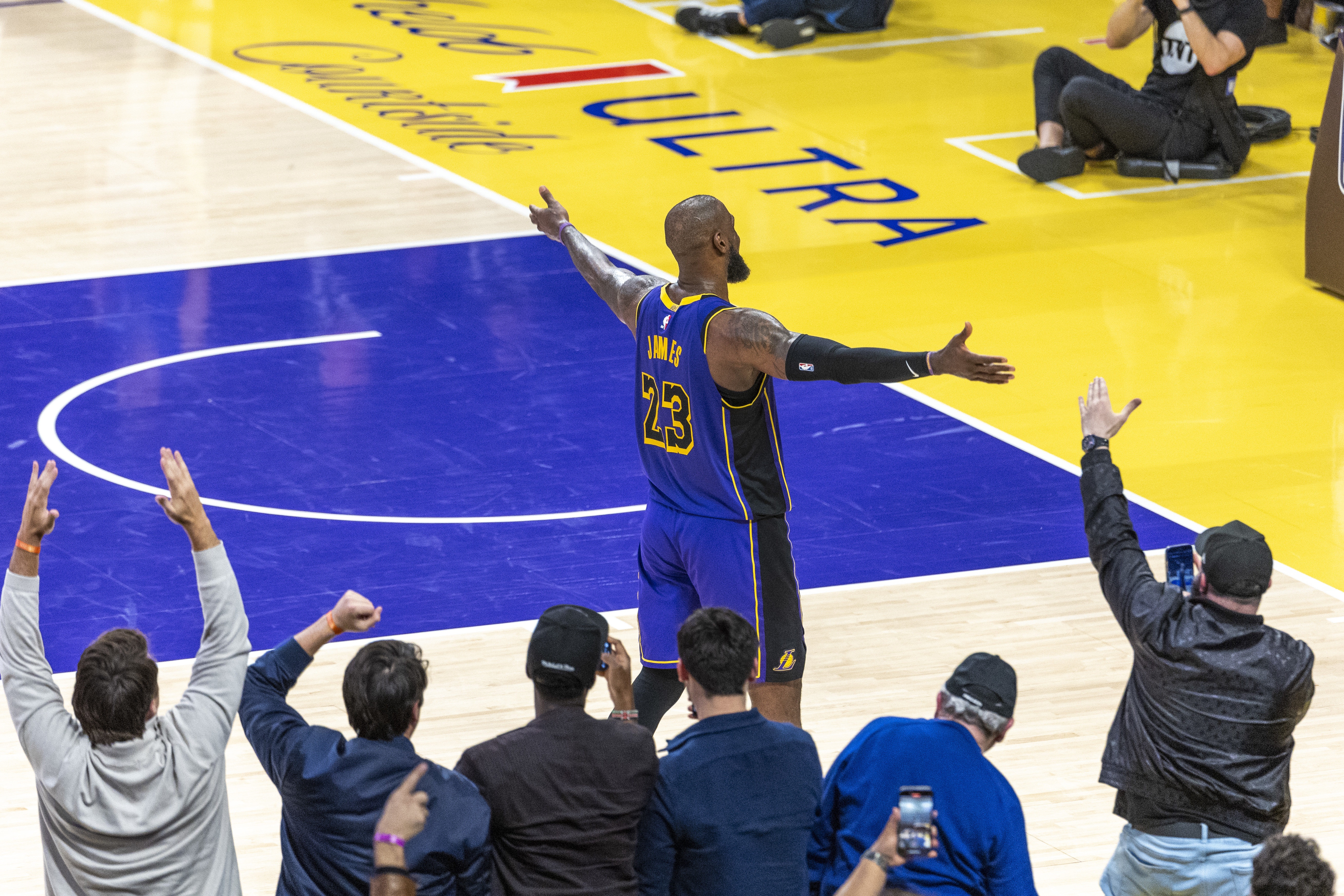 分析NBA目前的輿論環(huán)境：詹姆斯之后 聯(lián)盟門(mén)面成了一個(gè)燙手山芋？